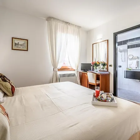 Hotel Daunia 3*